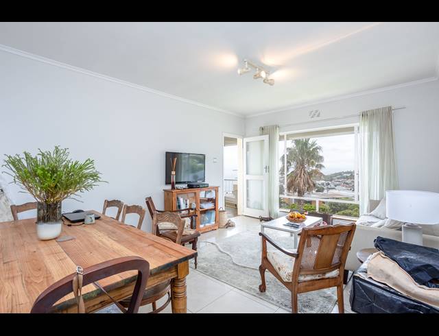 2.5 BEDROOM APARTMENT TO LET IN CAMPS BAY